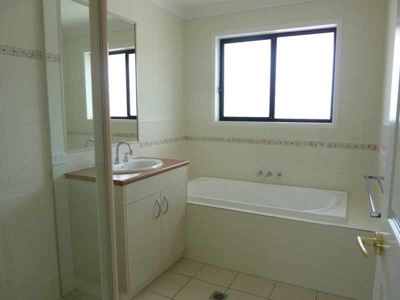 2/92 Sunset Blvd, Tweed Heads West NSW 2485