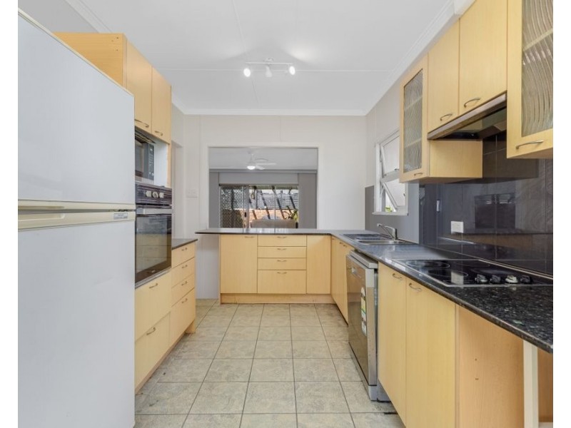 41 Stapylton Street, Coolangatta QLD 4225