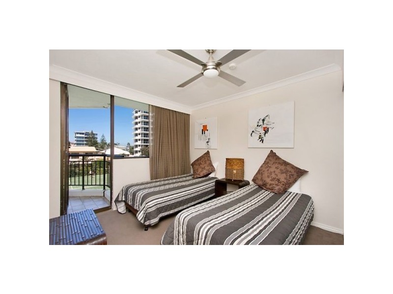 1A 166 Marine Parade, Rainbow Bay QLD 4225