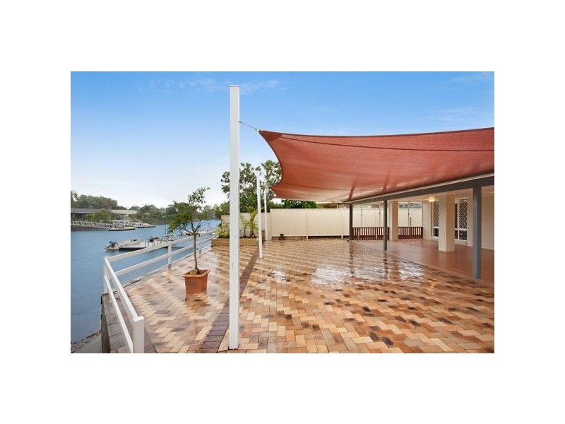 4  Tiller, Currumbin Waters QLD 4223