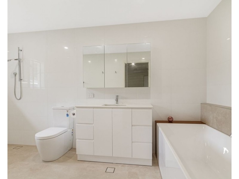 2/33 Jacaranda Ave, Tweed Heads West NSW 2485