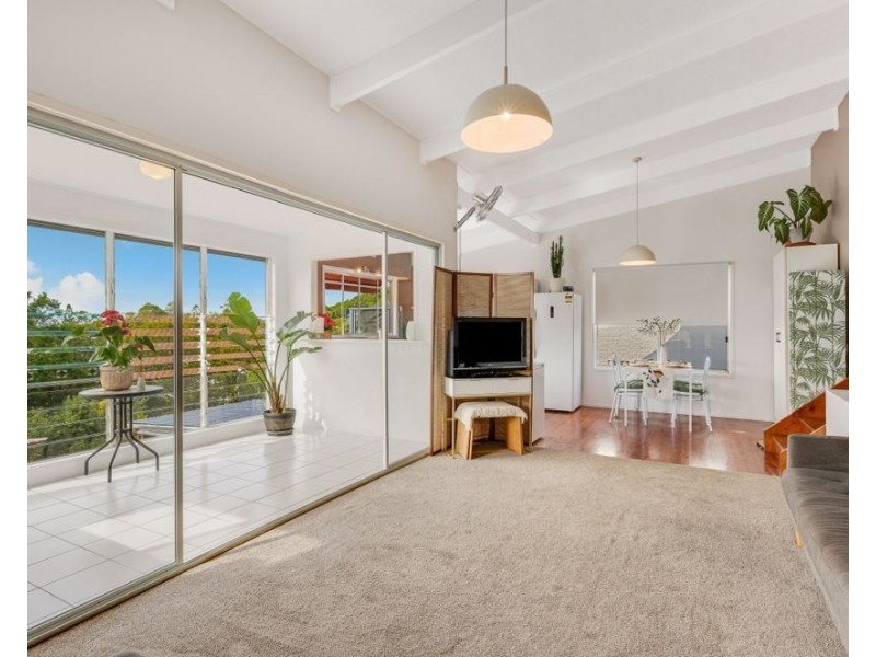 98 Garrick Street, Coolangatta QLD 4225