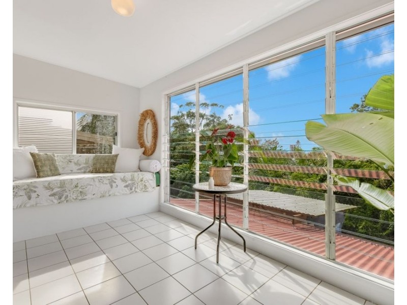 98 Garrick Street, Coolangatta QLD 4225