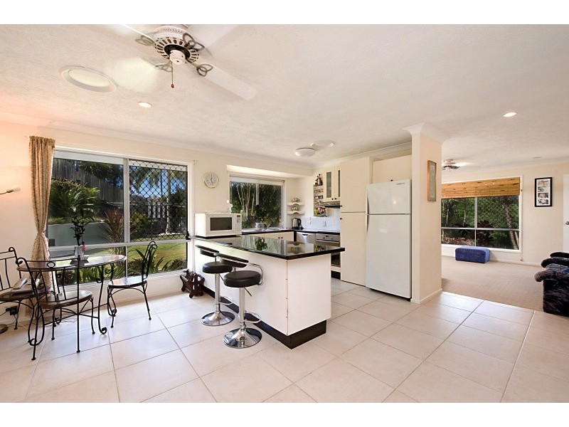 2 Mariners Crescent, Banora Point NSW 2486