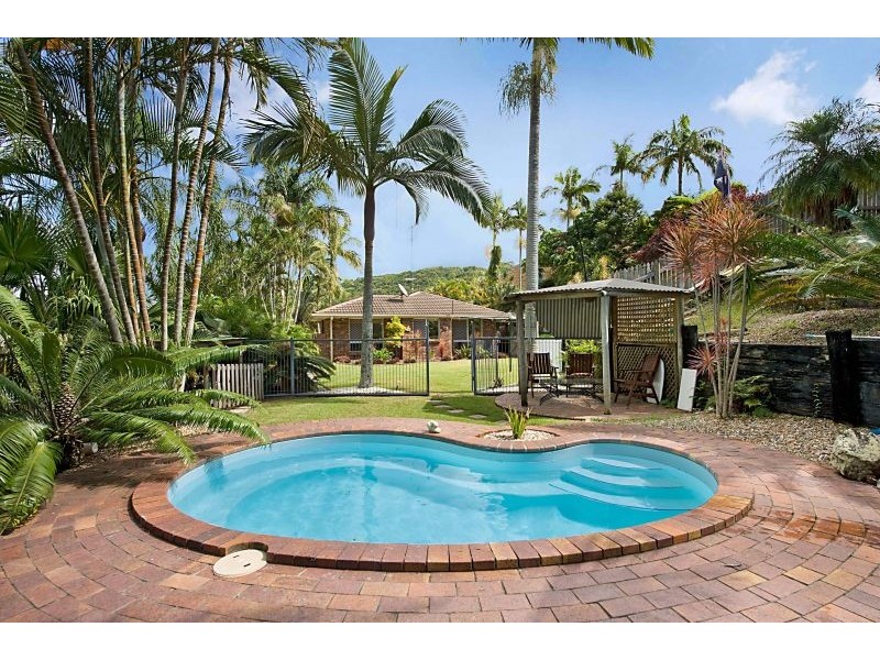 2 Mariners Crescent, Banora Point NSW 2486