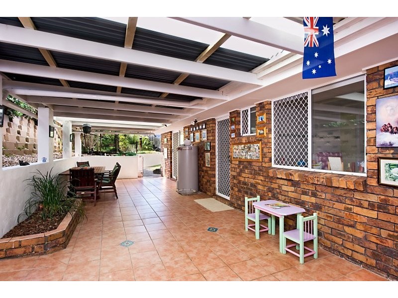 2 Mariners Crescent, Banora Point NSW 2486