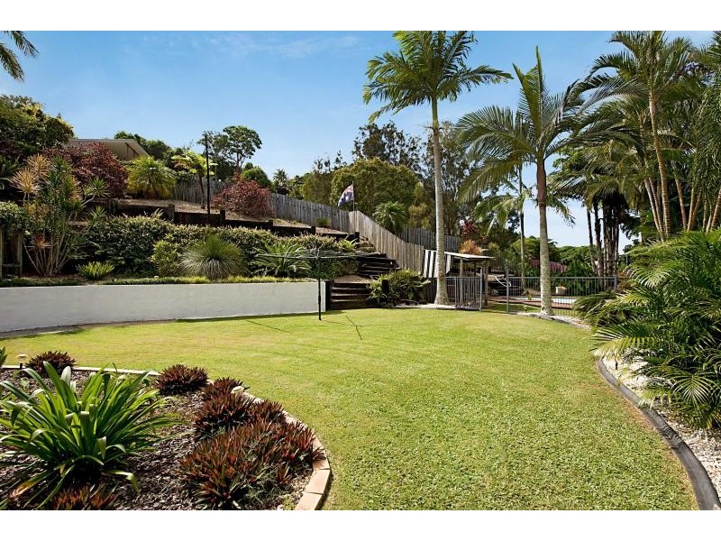 2 Mariners Crescent, Banora Point NSW 2486