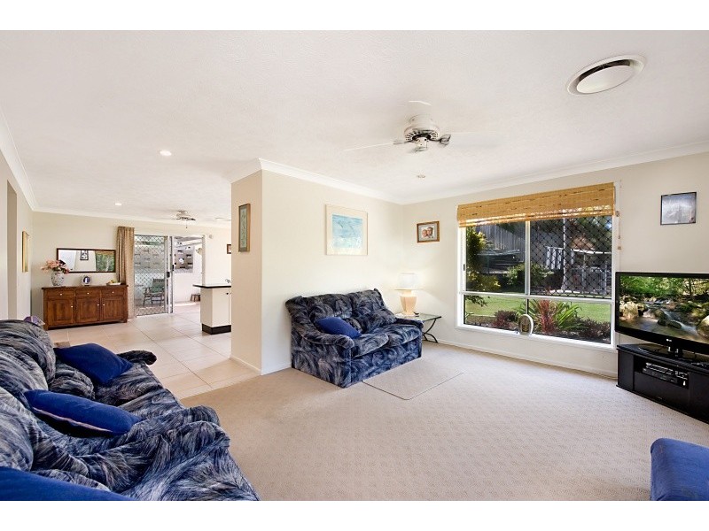 2 Mariners Crescent, Banora Point NSW 2486