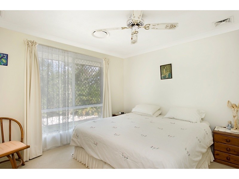 2 Mariners Crescent, Banora Point NSW 2486