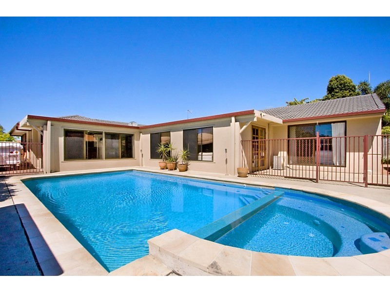 65 Old Ferry, Banora Point NSW 2486