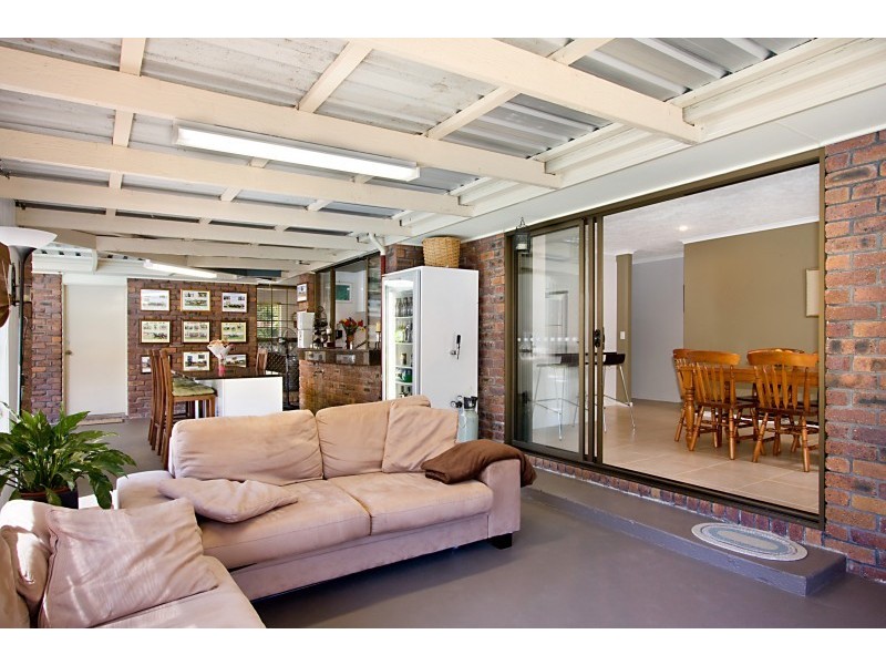 65 Old Ferry, Banora Point NSW 2486