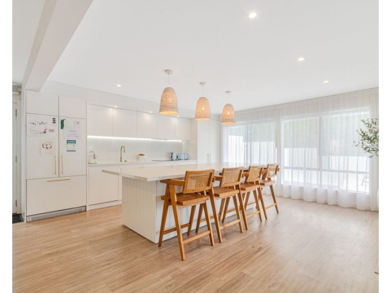 98 Dutton Street, Coolangatta QLD 4225