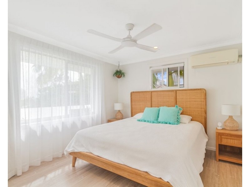 98 Dutton Street, Coolangatta QLD 4225