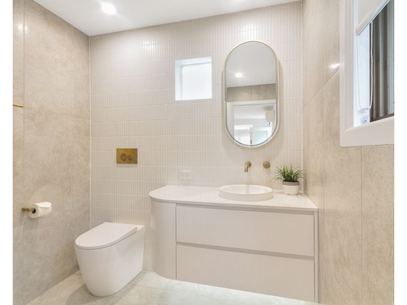 98 Dutton Street, Coolangatta QLD 4225