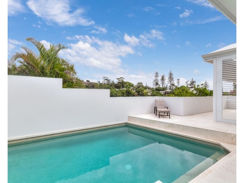 98 Dutton Street, Coolangatta QLD 4225