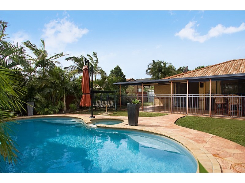 1 Merion Court, Banora Point NSW 2486