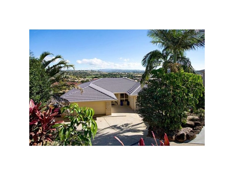 21 St Andrews Way, Banora Point NSW 2486