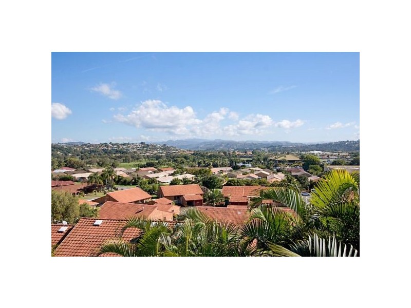 21 St Andrews Way, Banora Point NSW 2486