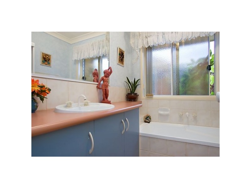 1/12 Avondale Dr, Banora Point NSW 2486