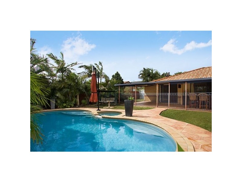 1 Merion Court, Banora Point NSW 2486