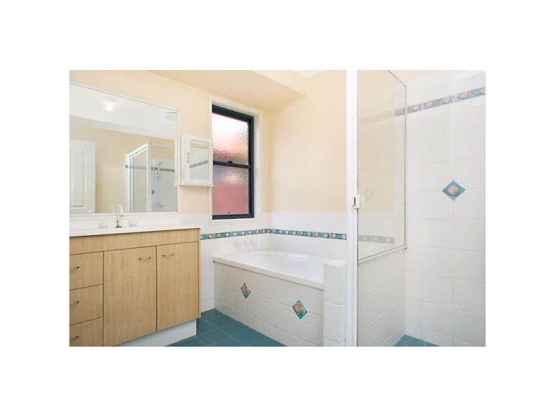 1 Merion Court, Banora Point NSW 2486