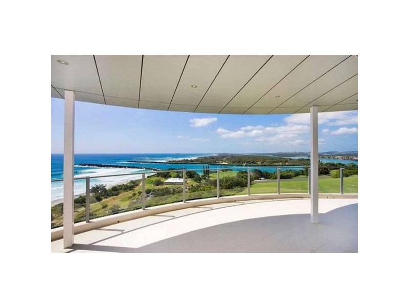 3/2 Hill Street, Rainbow Bay QLD 4225