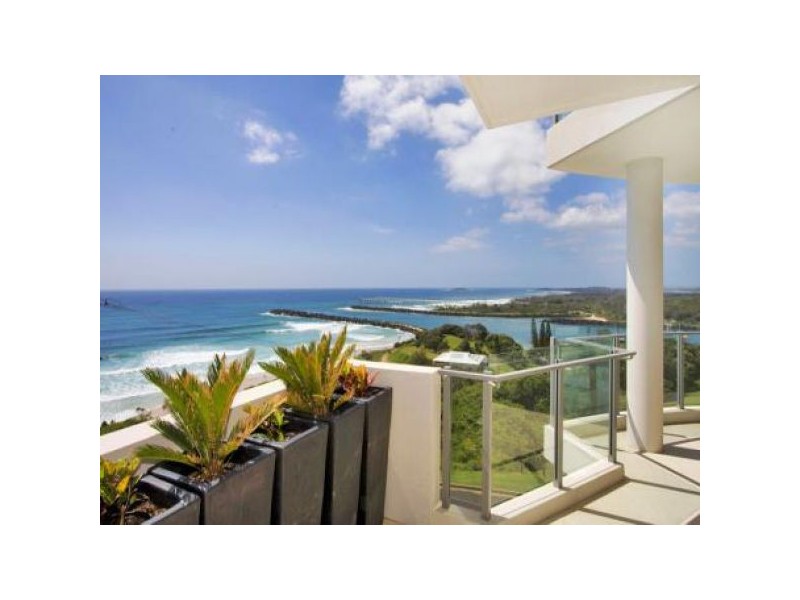 3/2 Hill Street, Rainbow Bay QLD 4225