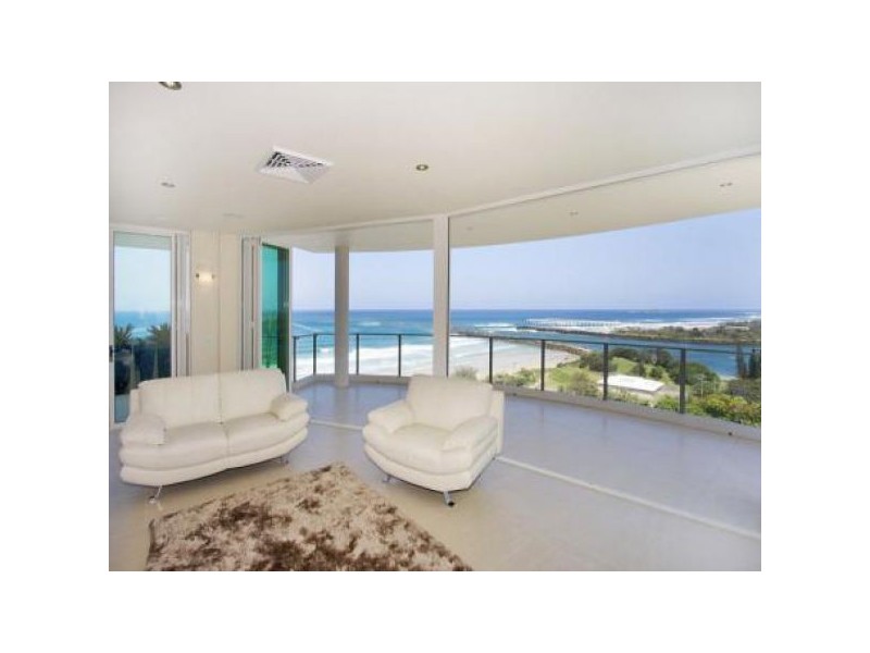 3/2 Hill Street, Rainbow Bay QLD 4225