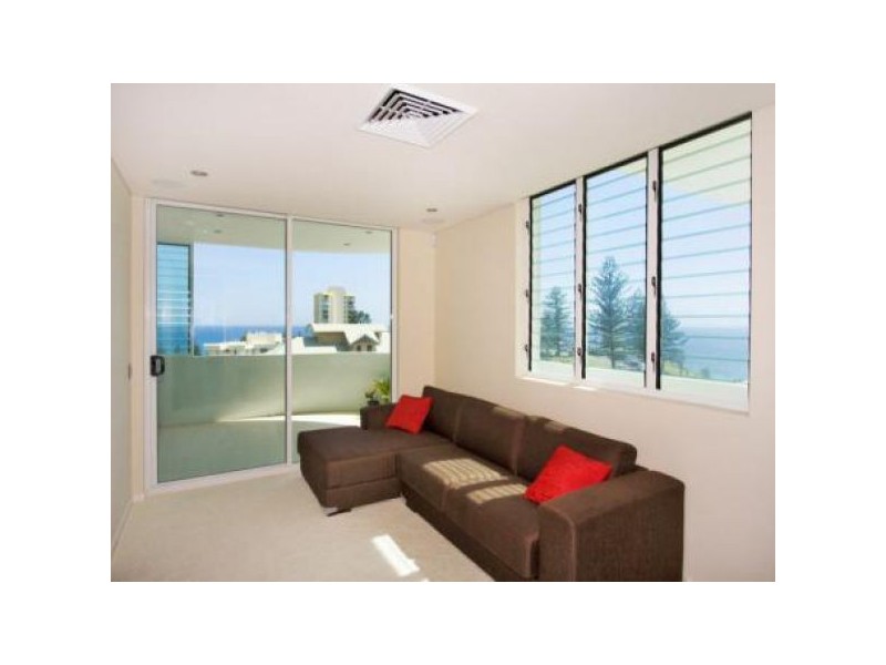 3/2 Hill Street, Rainbow Bay QLD 4225