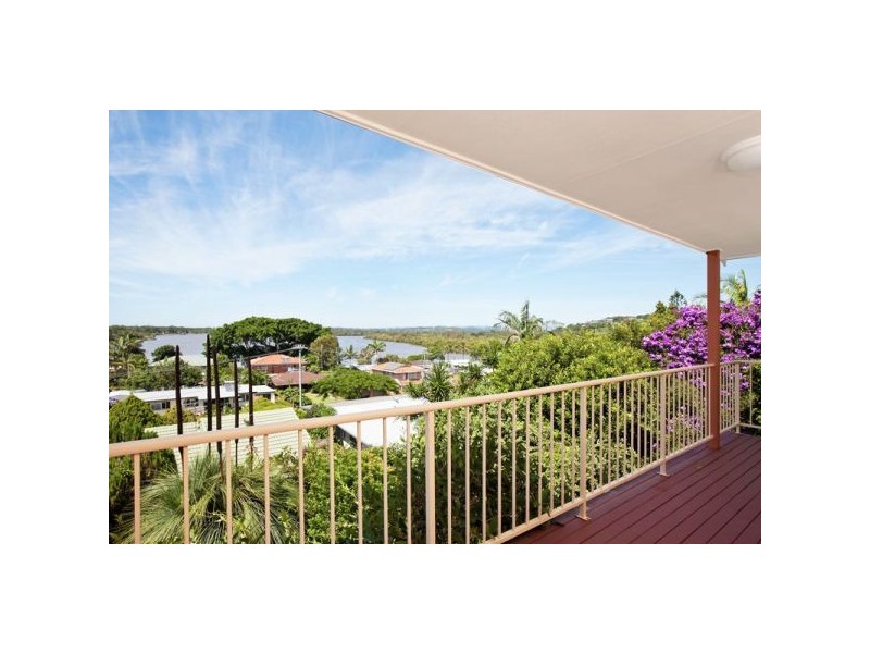 8 Summit Drive, Banora Point NSW 2486
