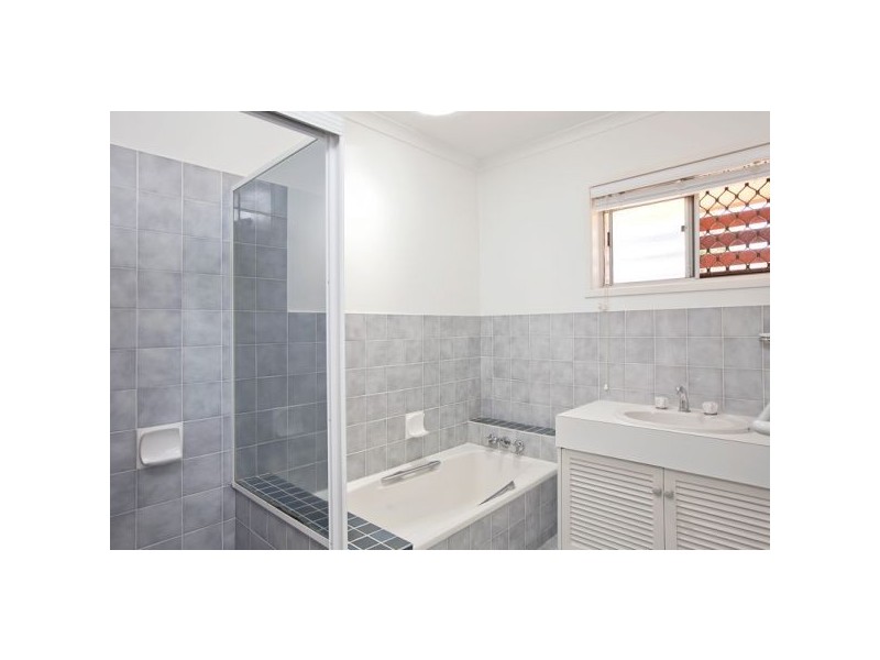 8 Summit Drive, Banora Point NSW 2486