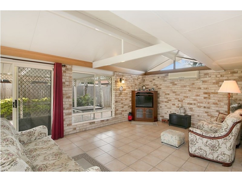 94 Avondale Drive, Banora Point NSW 2486