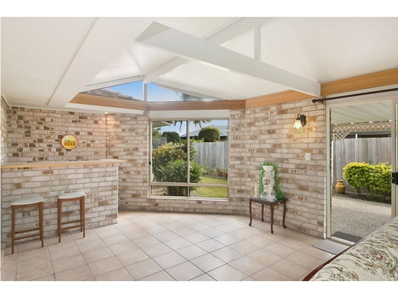 94 Avondale Drive, Banora Point NSW 2486