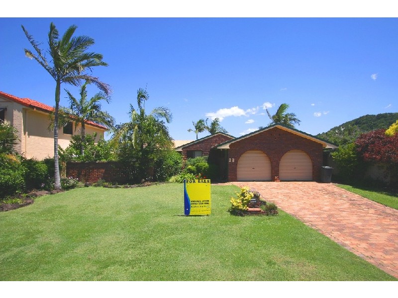 22 Captains Way, Banora Point NSW 2486