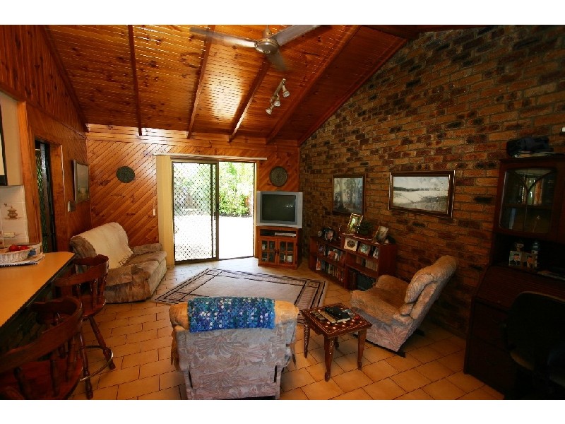 22 Captains Way, Banora Point NSW 2486