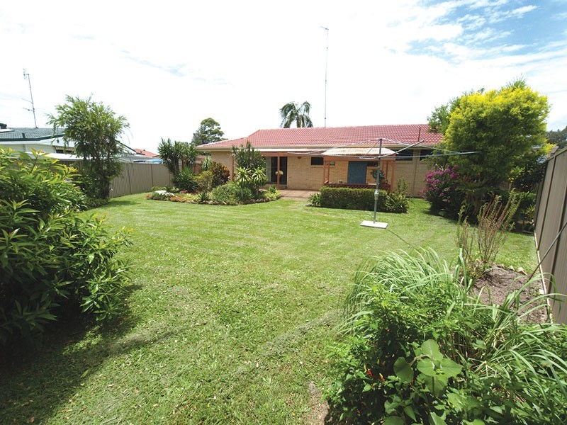 8 Sunset Blv, Tweed Heads West NSW 2485