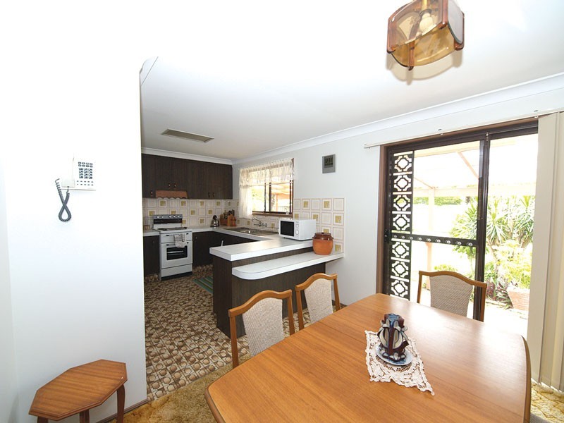 8 Sunset Blv, Tweed Heads West NSW 2485