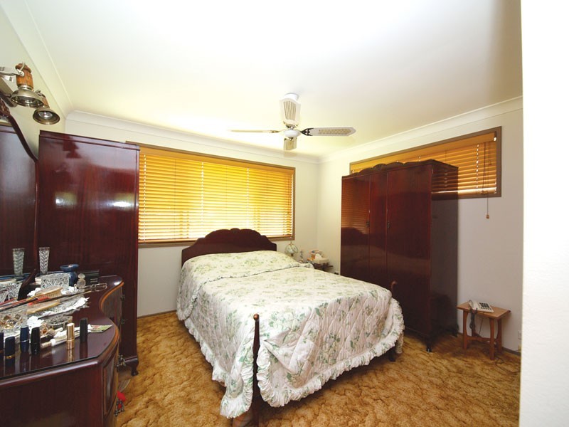 8 Sunset Blv, Tweed Heads West NSW 2485