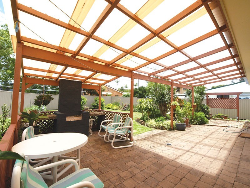 8 Sunset Blv, Tweed Heads West NSW 2485