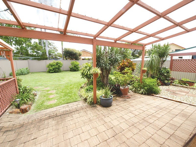8 Sunset Blv, Tweed Heads West NSW 2485