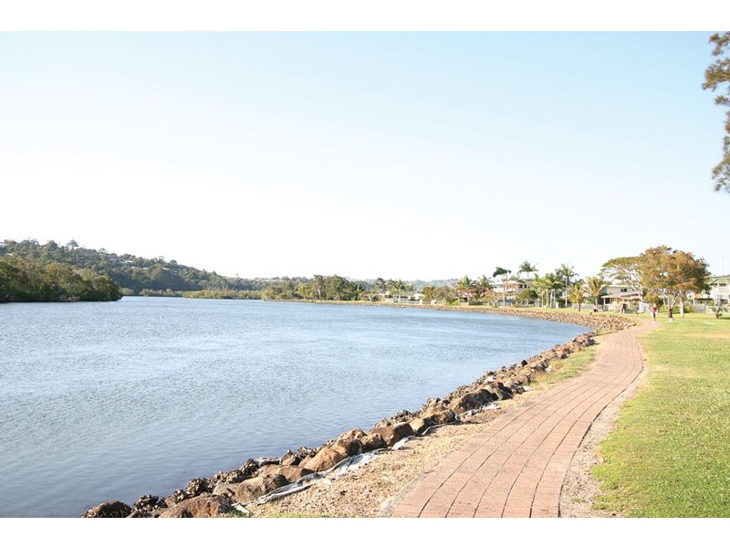 8 Sunset Blv, Tweed Heads West NSW 2485