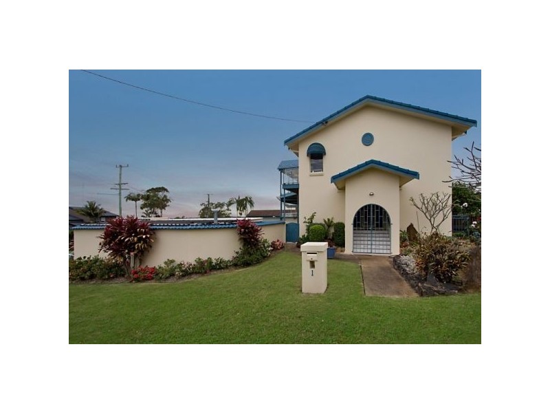 1 Somerset Drive, Banora Point NSW 2486