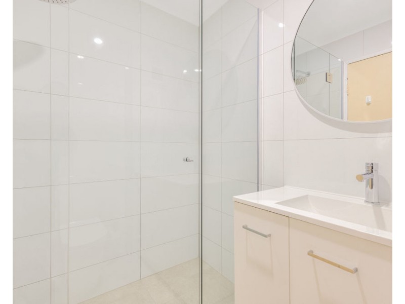 35/243 Boundary Street, Coolangatta QLD 4225