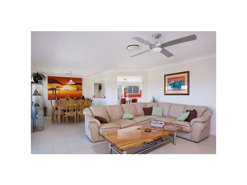 33 St Andrews Way, Banora Point NSW 2486