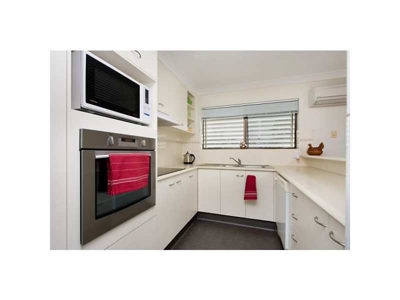 3/3 Reed St, Coolangatta QLD 4225