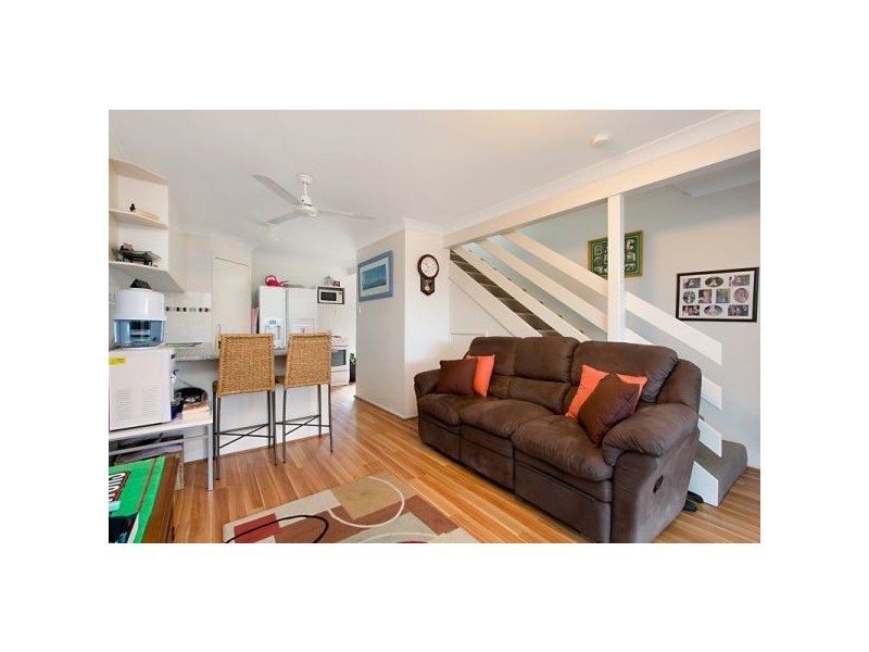 2/1384 Gold Coast Hwy, Palm Beach QLD 4221