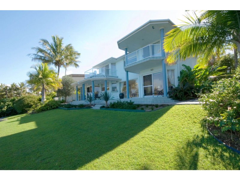 4  ‘The Isle’, Mariners Drive, Tweed Heads NSW 2485