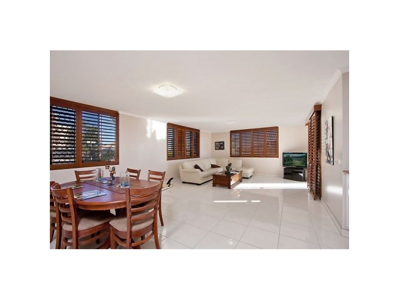 1/24 Hill Street, Rainbow Bay QLD 4225