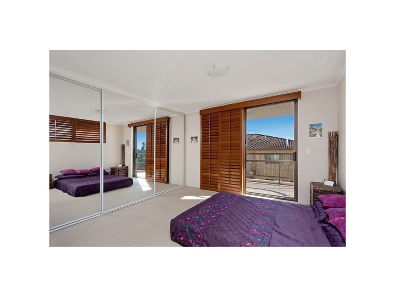 1/24 Hill Street, Rainbow Bay QLD 4225