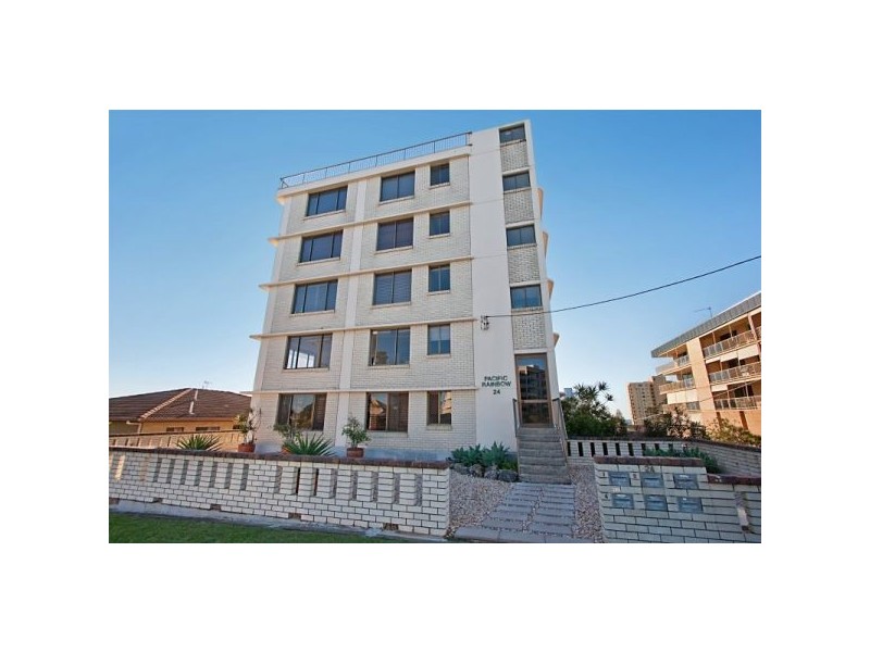 1/24 Hill Street, Rainbow Bay QLD 4225